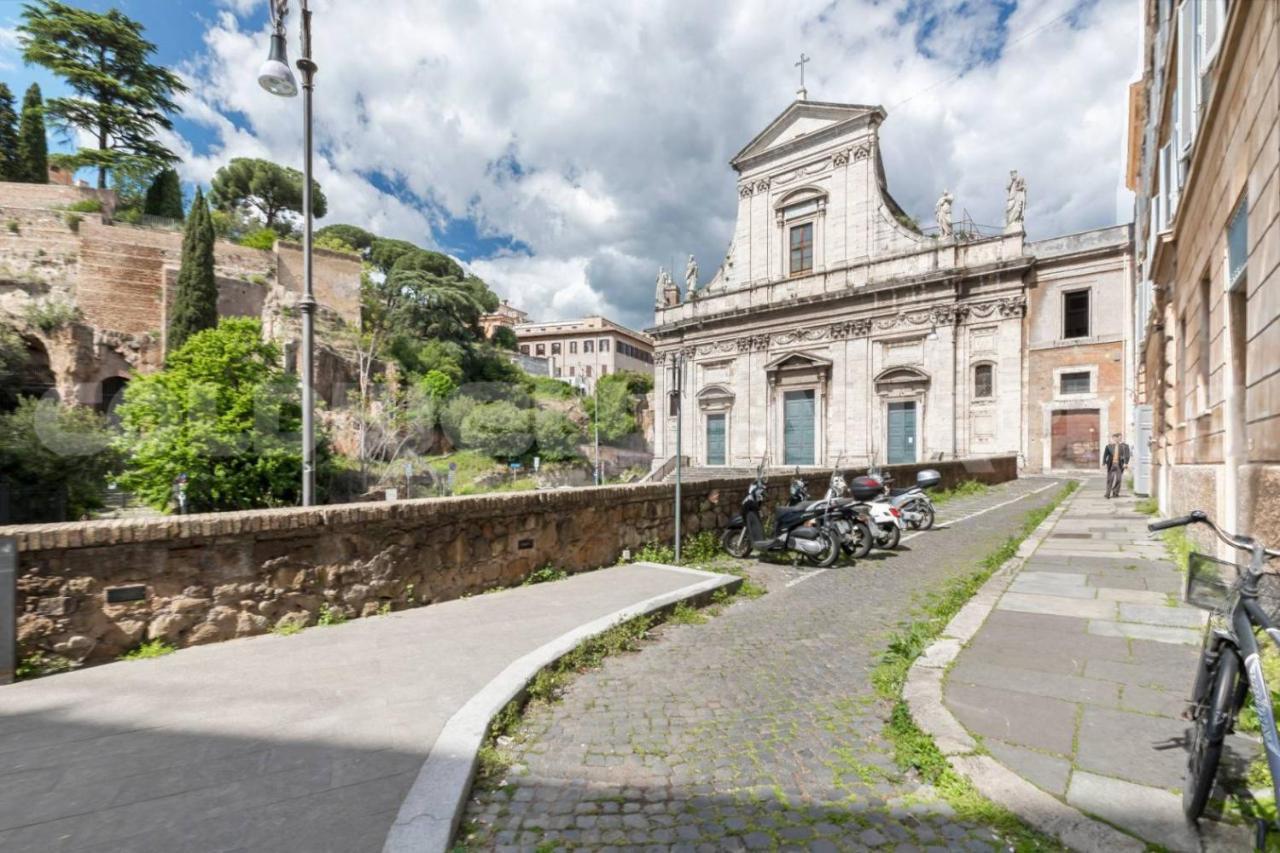 Foro Romano Luxury Suites Exterior photo